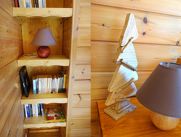 L'étagère/bibliothèque et les sapins en bois de la chambre parentale